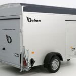 Debon Kofferanhänger C300 148x295cm H:190cm 1,3t Alu, Polybug|Tür|grau-Neu