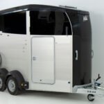 Ifor Williams Pferdeanhänger HBX 506 | Sattelkammer | Neues Modell | Schwarz-Neu