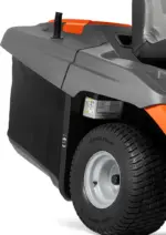 Husqvarna Rasentraktor TC 238TX Winterpaket mit Schneeschild, Gummileiste, Gewicht und Schneeketten – Modell 2023-Neu – Bild 2