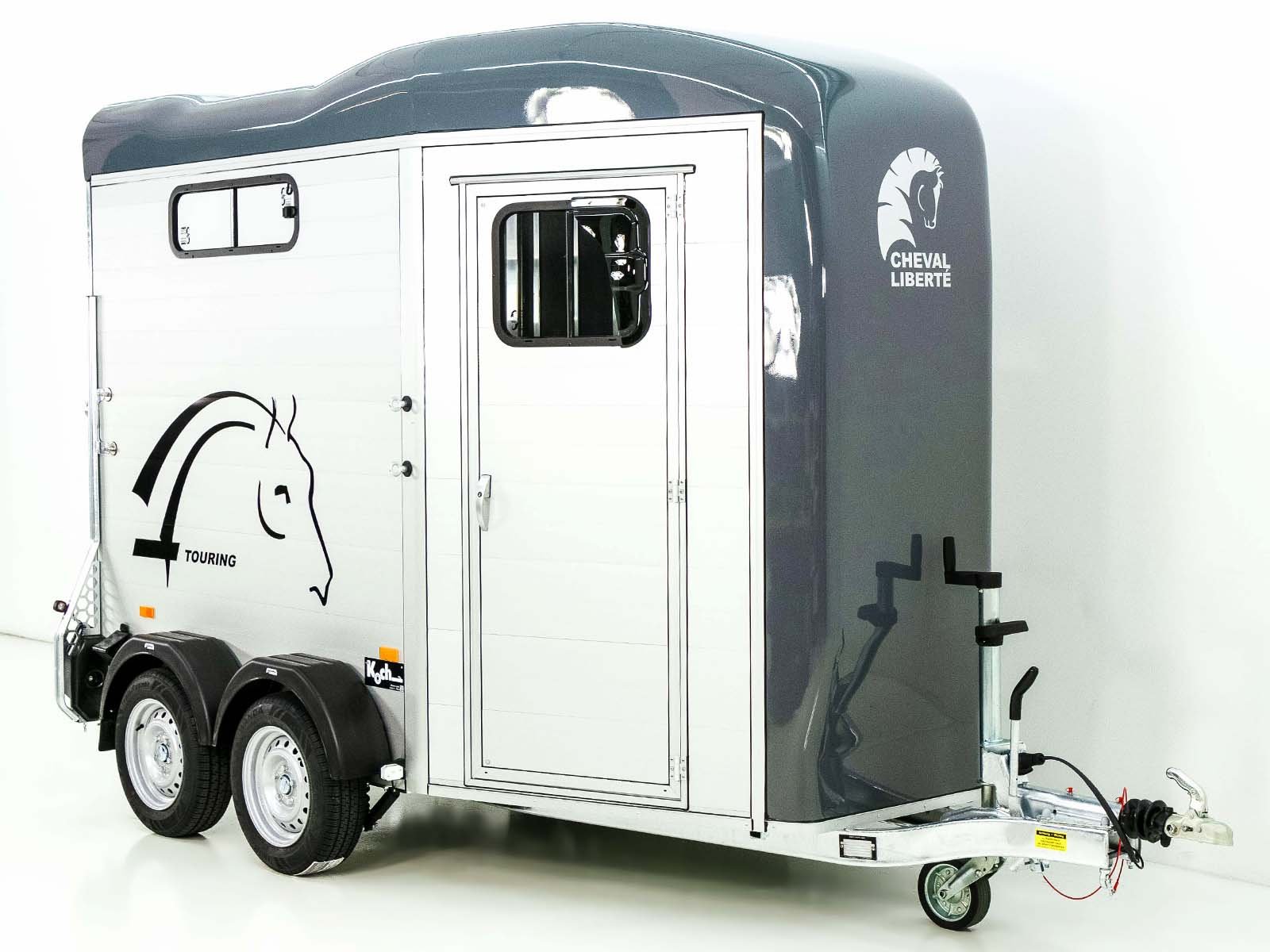 20-cheval-4.jpg Cheval Liberte Pferdeanhänger Touring Country | Pullman-Fahrwerk | Frontausstieg | grau-Neu – Bild 1