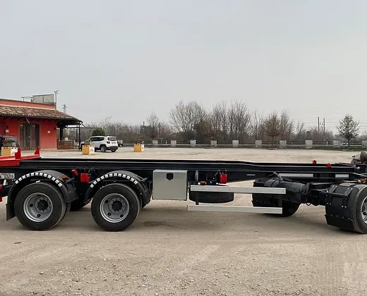 25-roll-6.webp Zorzi Roll-Off-Trailer mit Bogenaufbau (Länge: 8 m)-Neu – Bild 1