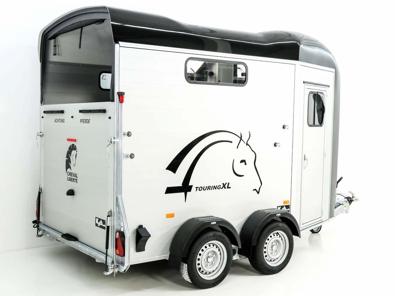 53.jpg Cheval Liberte Pferdeanhänger Touring XL Country|Sattelkammer|Frontausstieg|schwarz-Neu – Bild 1