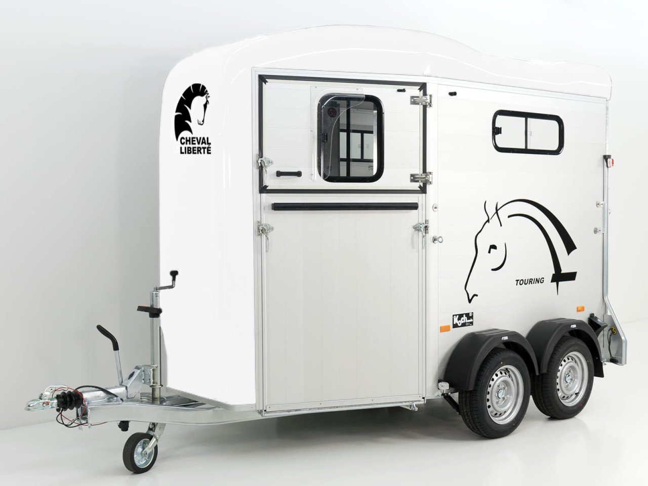 56.jpg Cheval Liberte Pferdeanhänger Touring Country|Sattelkammer|Frontausstieg|weiß-Neu – Bild 1
