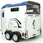 Cheval Liberte Pferdeanhänger Touring Jumping|Pullman-Fahrwerk|Sattelkammer|blau-Neu