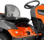 Husqvarna Rasentraktor TC 238TX Winterpaket mit Schneeschild, Gummileiste, Gewicht und Schneeketten – Modell 2023-Neu – Bild 7