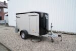 Debon C255 V2 Alu 1300kg Kofferanhänger Schwarz mit Seitentür Cheval Liberté – Bild 2