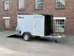 Debon C255 V2 Plywood 750kg Kofferanhänger Schwarz Grau mit Seitentür Cheval Liberté – Bild 2
