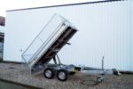 Debon PW1.2 Lux Rückwärtskipper 2000kg 306x155x90cm mit Gitteraufsatz und E-Pumpe Cheval Liberté – Bild 2