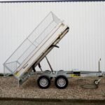 Debon PW1.2 Lux Rückwärtskipper 2000kg 306x155x90cm mit Gitteraufsatz und E-Pumpe Cheval Liberté