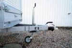 Debon PW1.2 Lux Rückwärtskipper 2000kg 306x155x90cm mit Gitteraufsatz und E-Pumpe Cheval Liberté – Bild 7