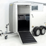 Humbaur Pferdeanhänger Notos Alu 2700 S |silber| Frontausstieg-Neu