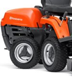 Husqvarna Frontmäher R 112C mit Mähdeck Combi 85 – Winterpaket mit Schneeschild, Gummileiste und Schneeketten – Bild 3