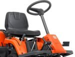 Husqvarna Frontmäher R 112C mit Mähdeck Combi 85 – Winterpaket mit Schneeschild, Gummileiste und Schneeketten – Bild 4