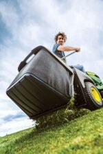 John Deere X167R Rasentraktor mit Heckfangsystem (Kopie) – Bild 3