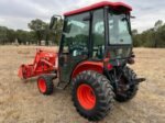 Traktor mit Kabine Kubota B3000 – Bild 3