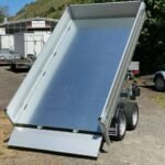 Kipper Saris K1 276 150 2700 kg mit Handpumpe