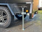 Kofferanhänger TPV KT-EB2 VS Plus Offroad Anhänger – Deckel Schwarz – Bild 10